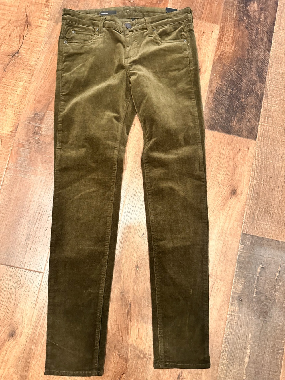 KUT off the kloth cord Diana skinny in size 6 green